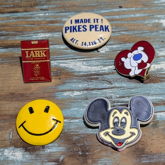Vintage 5 Piece Bundle of Pins and Lark Cigarettes Tac - Picture 1 of 12